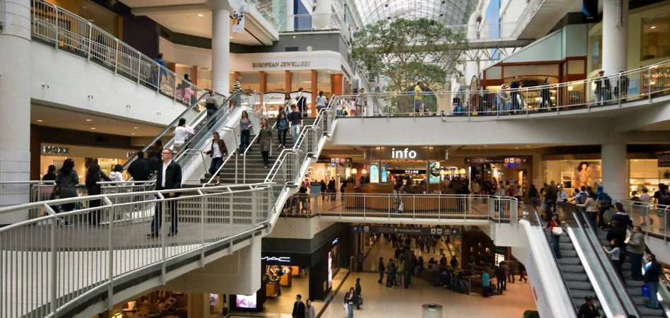 La afluencia a los centros comerciales mantiene el empuje en febrero y se eleva un 2,3%